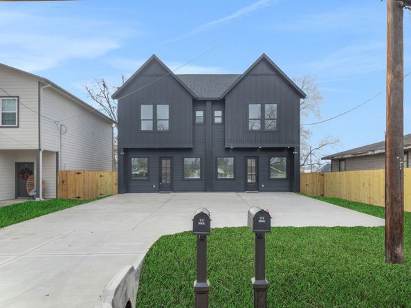 7956 Bonaire Unit A/B Street, Houston TX 77028