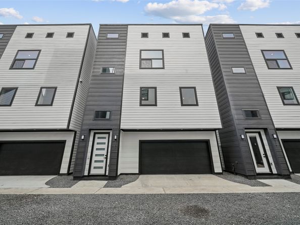 325 N Nagle Street, Houston TX 77003