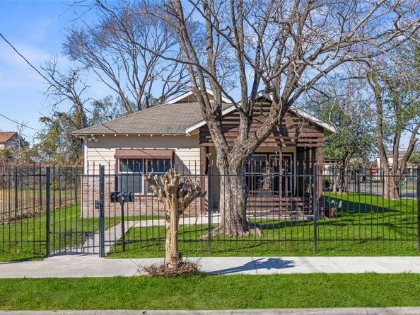 5219 Farmer Street, Houston TX 77020