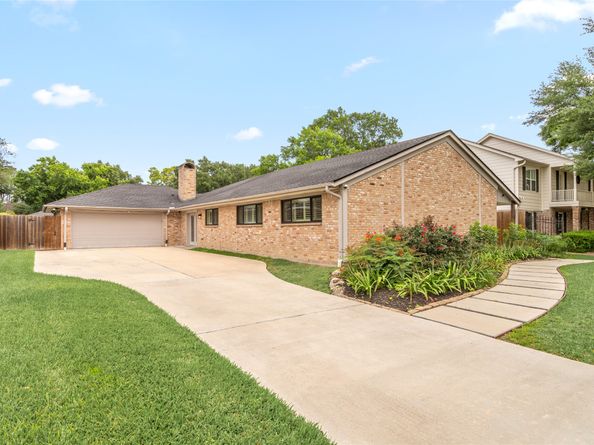 10818 Olympia Drive, Houston TX 77042