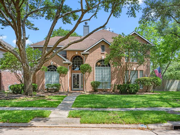 1931 Enchanted Park Drive, Spring TX 77386