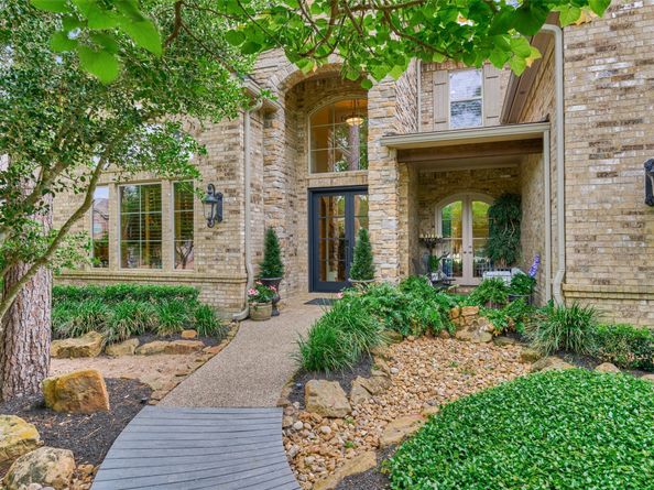27 Knightsgate Circle, The Woodlands TX 77382