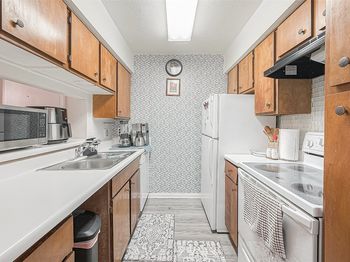 3075 Walnut Bend Lane