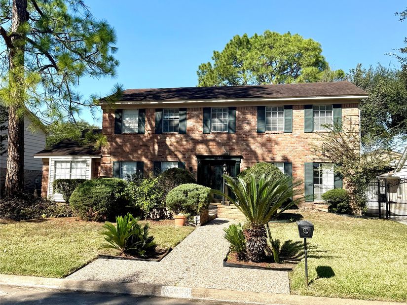 10818 Chevy Chase Drive, Houston TX 77042