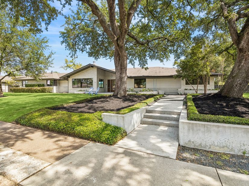902 Worthshire Street, Houston TX 77008