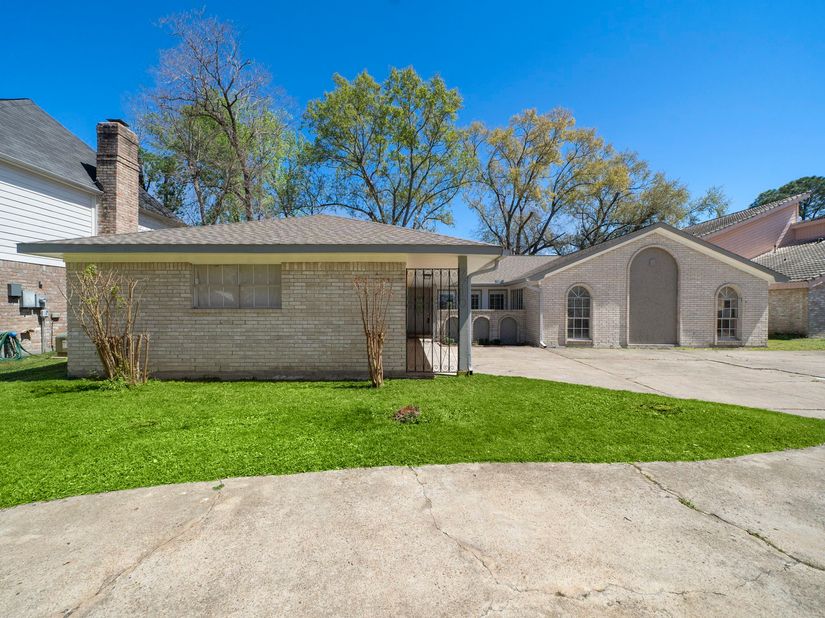 7710 Antoine Drive, Houston TX 77088