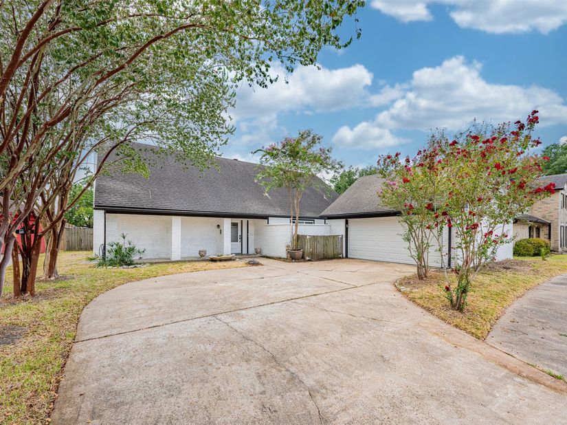 6215 Portal Drive, Houston TX 77096