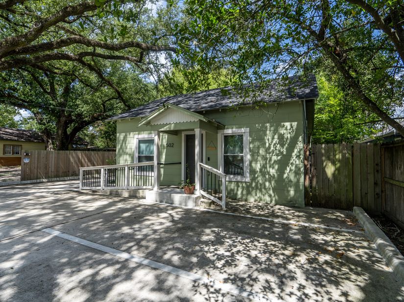 502 Malone Street, Tomball TX 77375