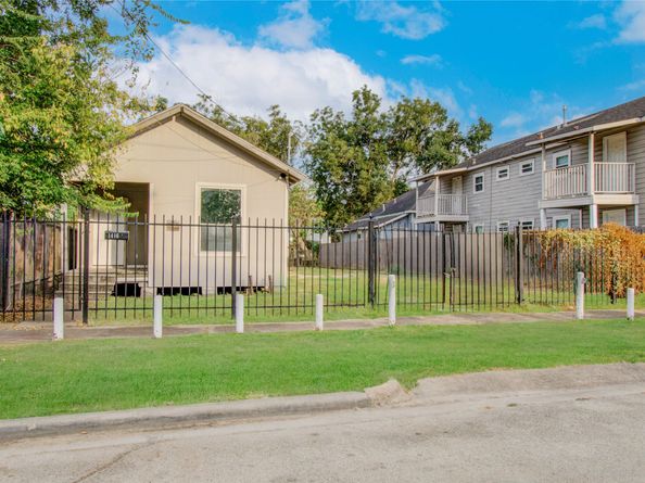 1416 Sydnor Street, Houston TX 77020