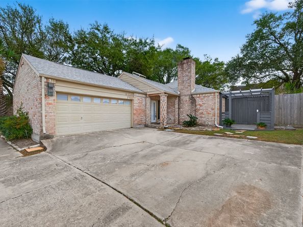 7735 Teal Run Drive, Houston TX 77071