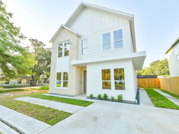 164 Wallace Street, Houston TX 77022