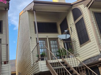 2425 Holly Hall Street