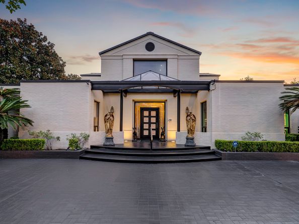 1814 Larchmont Road, Houston TX 77019