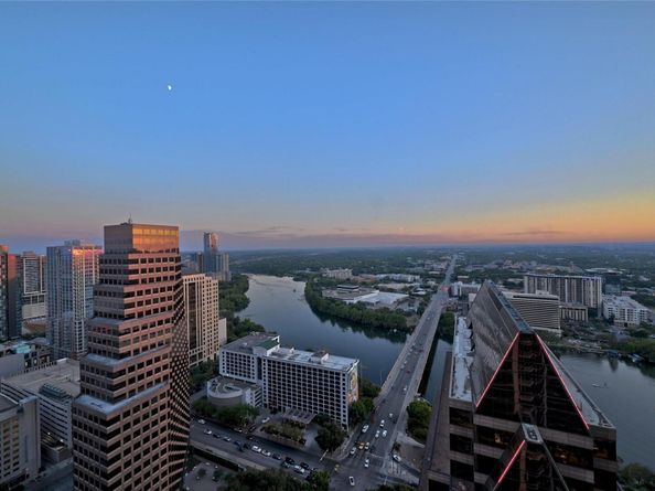 200 Congress Ave 32SE, Austin TX 78701