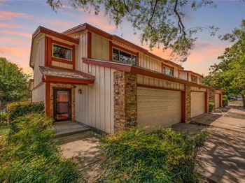 8903 Trone CIR