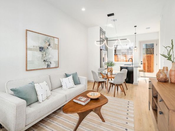 1732 Bunche RD B2, Austin TX 78721