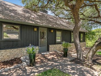 5110 Lucas LN