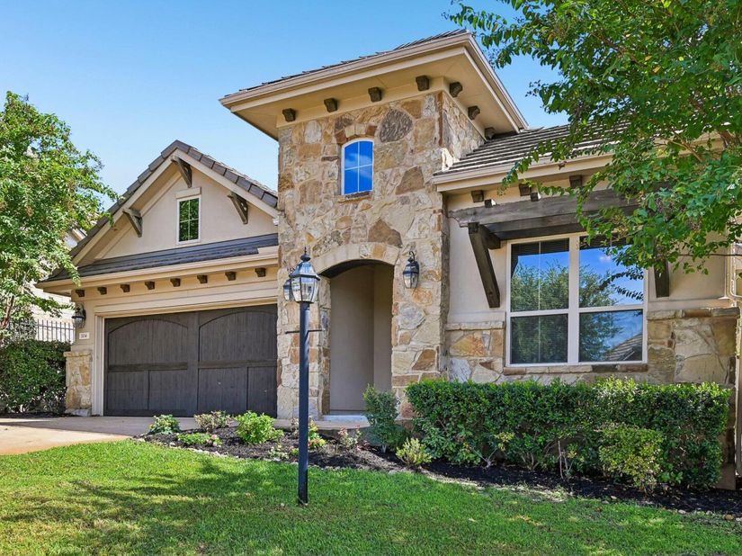 104 Maxwell WAY 32, Lakeway TX 78738