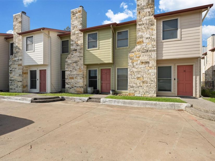 6900 E Riverside DR 12, Austin TX 78741