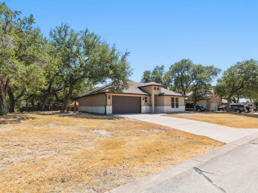 18817 Kelly DR, Lago Vista TX 78645