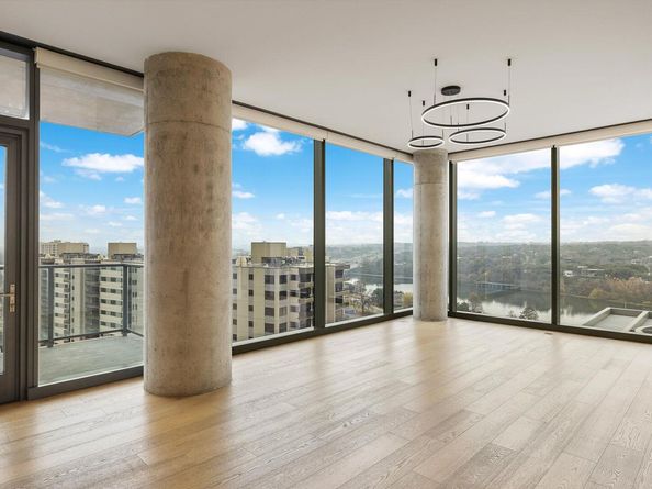 44 East Ave 1210, Austin TX 78701