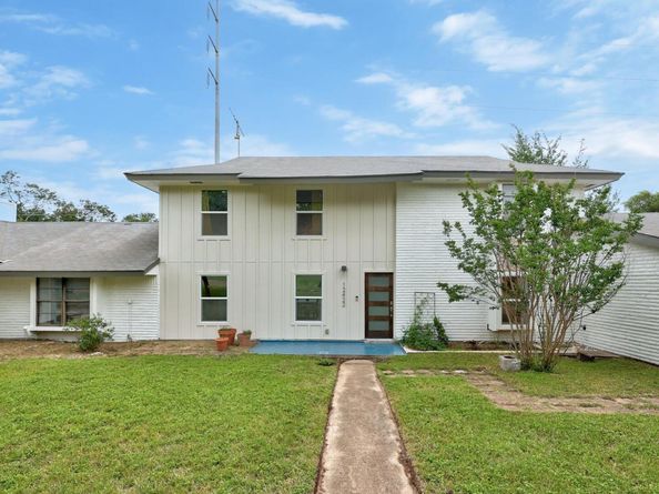 12422 Deer TRAK, Austin TX 78727