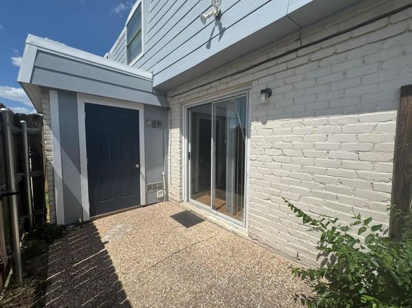 2206 Mission Hill CIR 101104, Austin TX 78741