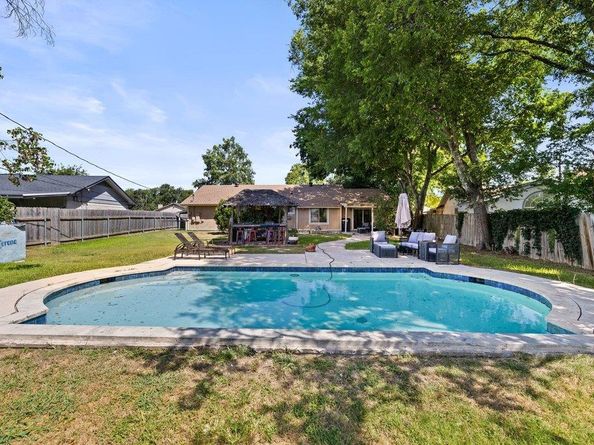 9513 Braeburn GLN, Austin TX 78729