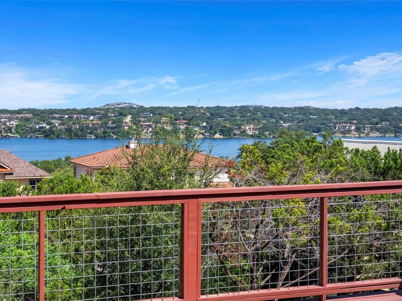 330 Southwind RD, Point Venture TX 78645