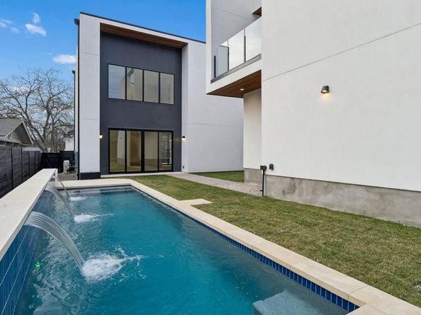 3007 Locke LN, Austin TX 78704