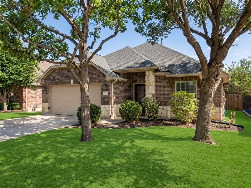 537 Bluehaw DR, Georgetown TX 78628