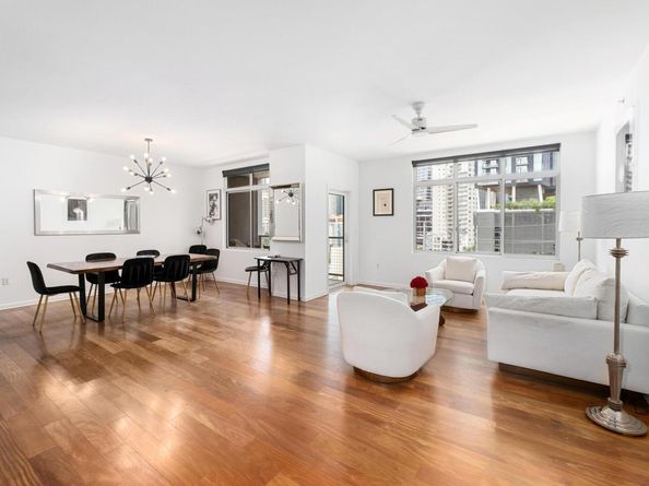 54 Rainey ST 1018, Austin TX 78701