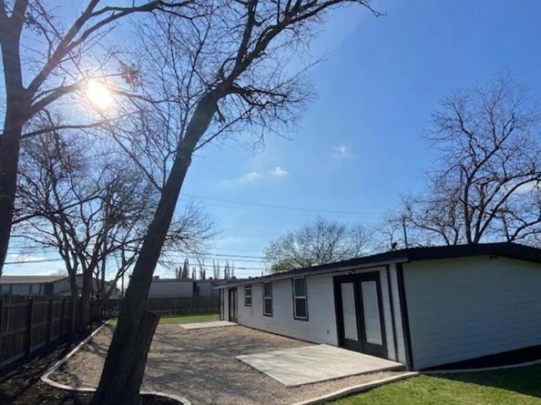 1102 Clayton LN, Austin TX 78723