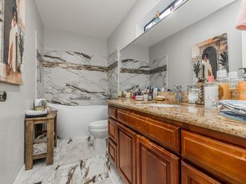 2454 Sebastopol Lane