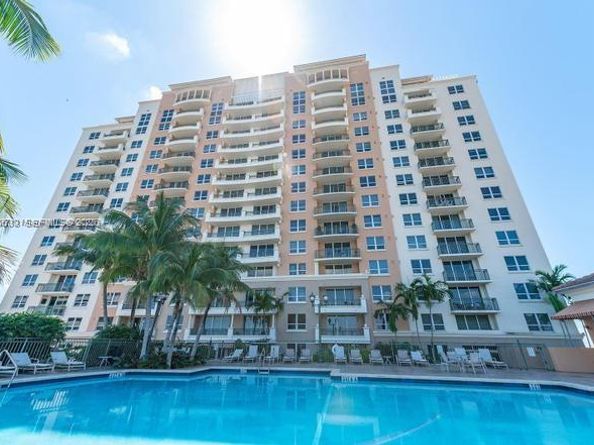 3232 SW 22nd Terrace 910, Miami FL 33145