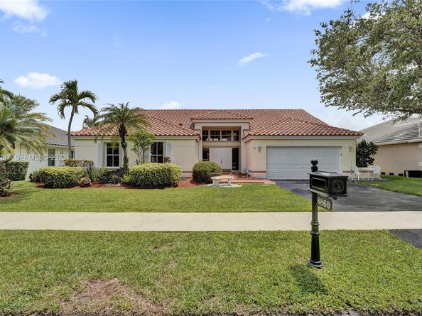 8860 Southern Orchard Road S, Davie FL 33328