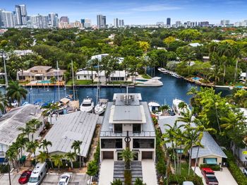 323 Hendricks Isle