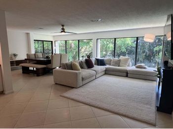 1639 Embassy Drive
