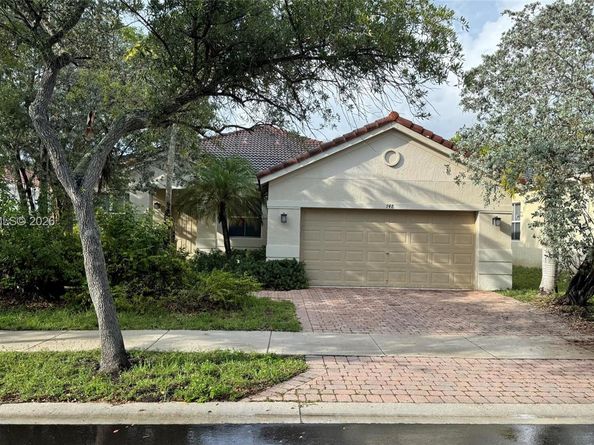 748 Tulip Circle, Weston FL 33327