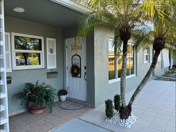 917 S Drive Terrace B, Delray Beach FL 33445