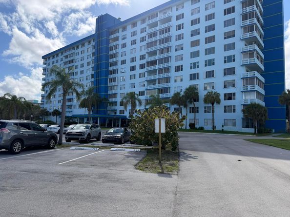 4001 Hillcrest Drive 510, Hollywood FL 33021