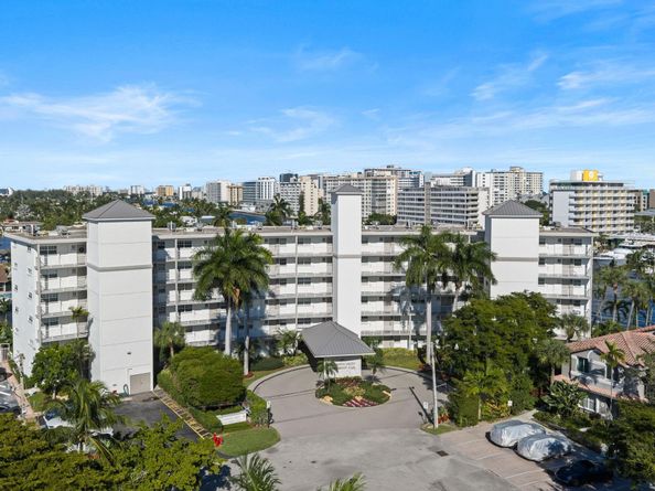 140 NE 28th Avenue 406, Pompano Beach FL 33062