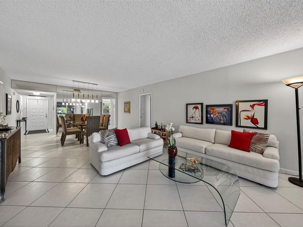 808 Cypress Blvd 203, Pompano Beach FL 33069