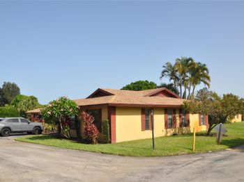 4306 Royal Banyan Way