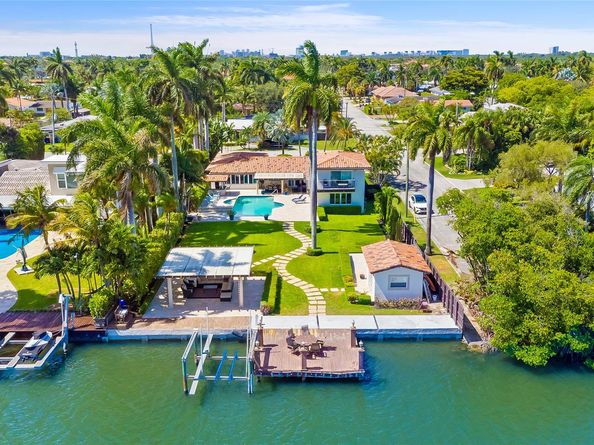 1100 N Northlake Dr, Hollywood FL 33019