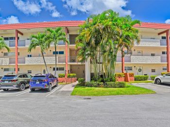 9511 N Hollybrook Lake Dr