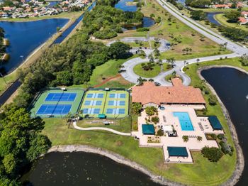 5942 Parkwalk Circle W