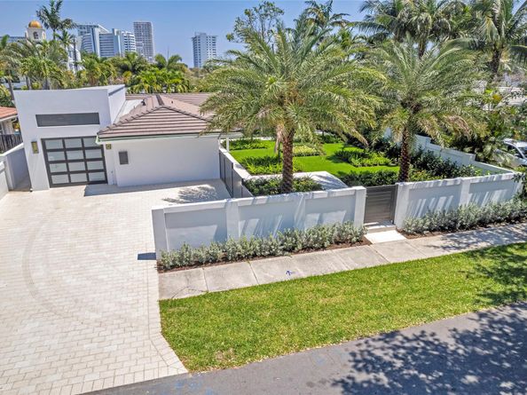 2008 Admirals Way, Fort Lauderdale FL 33316