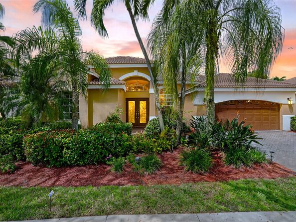 2807 Oakbrook Ln, Weston FL 33332