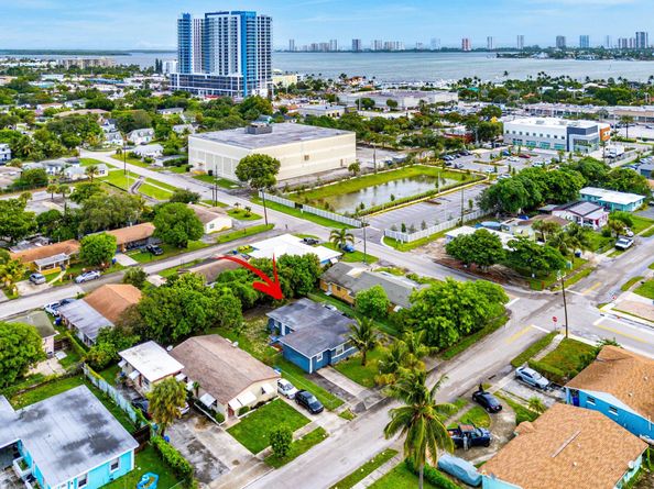 112 W 34th Street, Riviera Beach FL 33404